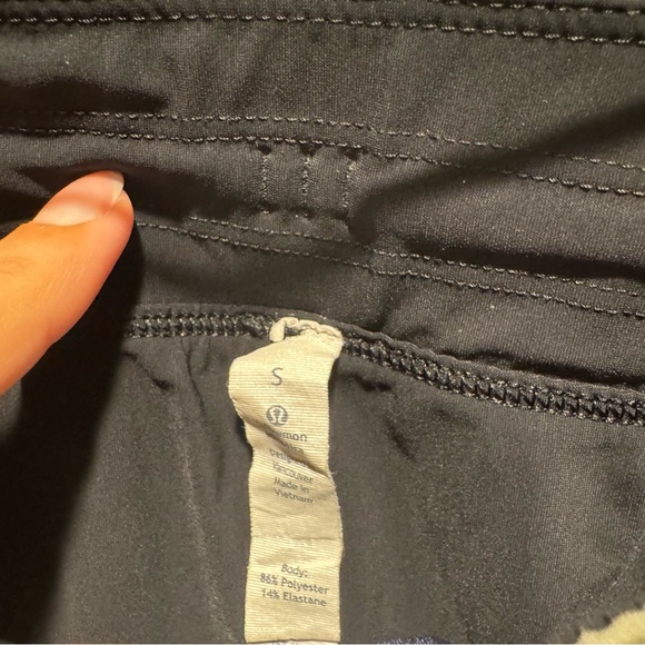 Lululemon Men’s Shorts size S - Picture 2 of 6
